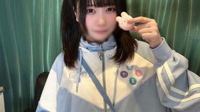 FC2-PPV-4486566 【完全顔出し】マカロンが似合うｶﾞﾁ合法巨乳ちゃん。可愛いお顔が乱れ、未..熟なあそこに生中出し。